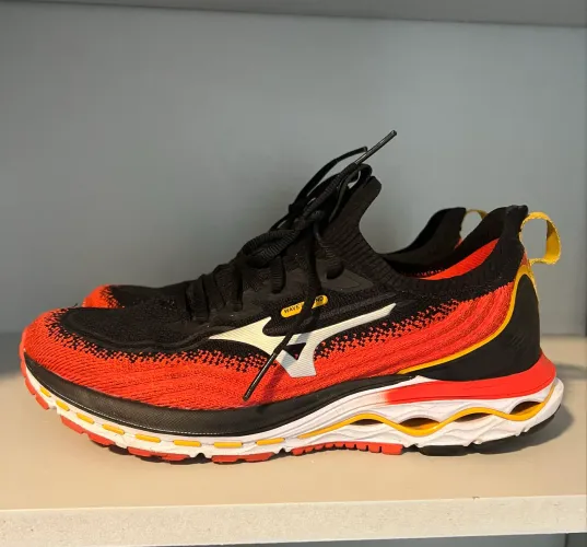 Mizuno Wave Legend