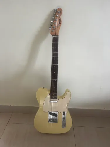 Guitarra fender Squier standard Telecaster