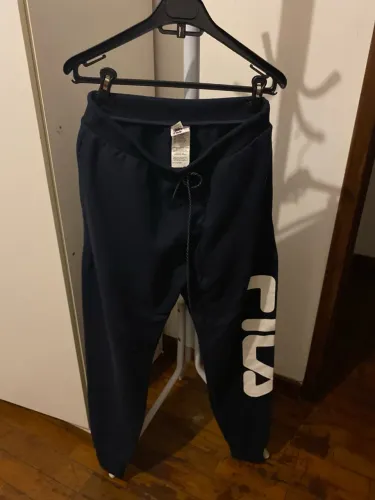Calça fila