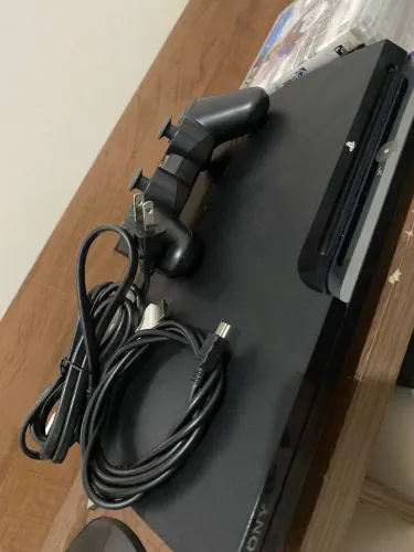 VENDE-SE PS3 SEMI NOVO DESBLQUEADO