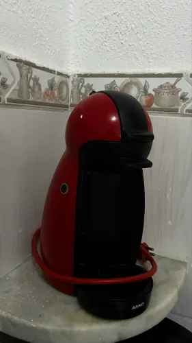 Cafeteira Nescafé Dolcegusto