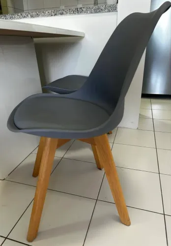 Vendo cadeiras em estado de novas