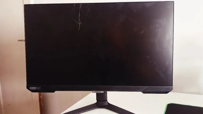 Monitor Gamer Samsung 240hz Tela Quebrada