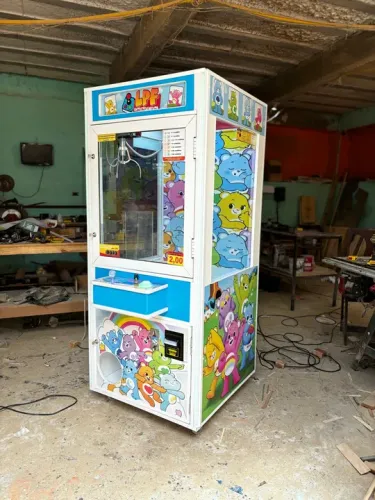 Máquina de Pegar Pelúcias Care Bears