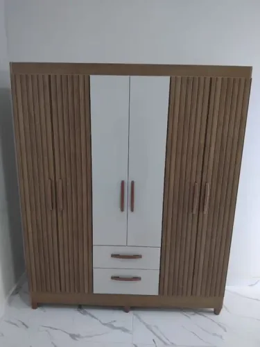 Guarda roupa casal 6 portas com espelho