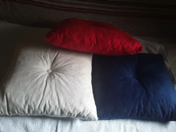 3 mofadas de sofá