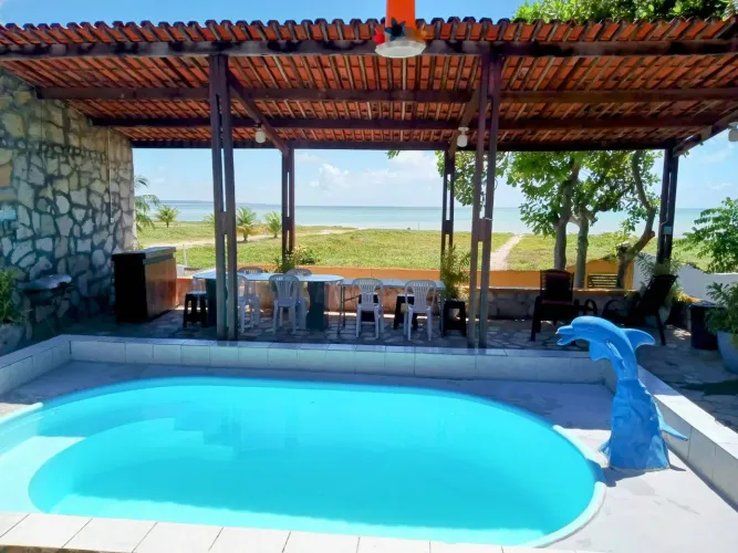 Casa temporada à beira mar com piscina em Ponta de Pedras- pacote final de semana 1.450