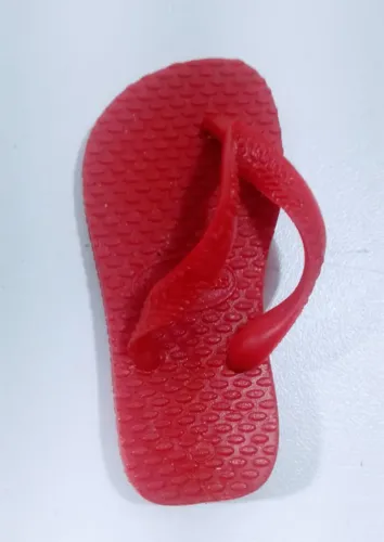miniatura havaianas para chaveiro pé esquerdo vermelho