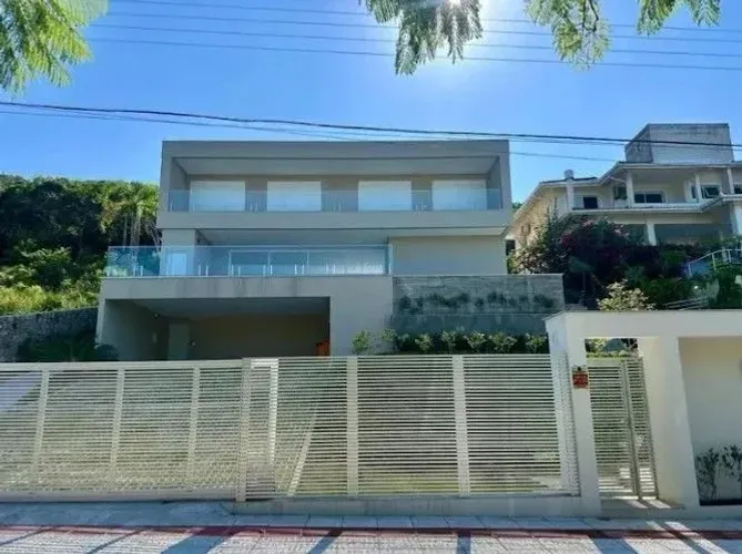 Casa com Piscina Privativa e Vista Mar em Florianópolis/SC! 5 Suítes, Alto padrão, Churras