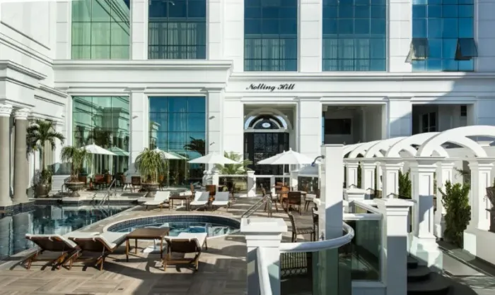 FRENTE MAR SUPER LUXO, 3 suítes, 5 bwc, 6 vagas privativas, finamente mobiliado equip. 
