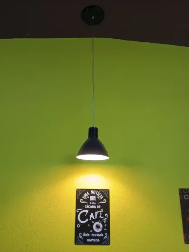 02 luminárias pendentes