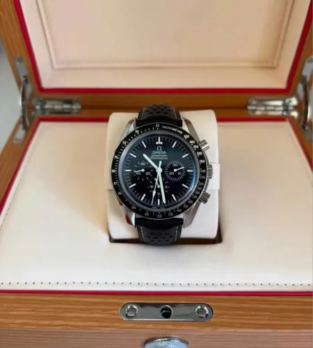 Relógio Omega Speedmaster Couro