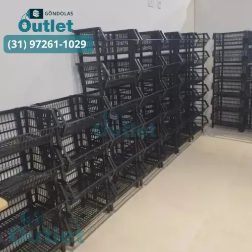Cesto plastico empilhavel preto a pronta entrega