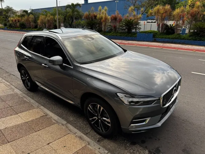 Volvo XC-60 XC 60 T-8 Híbrido Momentum 2.0 5P 2021
