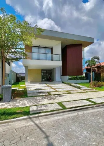 Casa no Alphaville Ceará 2, disponível pra locação ou venda, mobiliada e projetada. Alpha