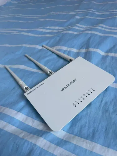 Roteador Três Antenas Branco Ipv6 300 Mbps Multilaser - RE163V