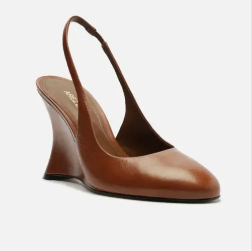 Scarpin anabela Arezzo Novo