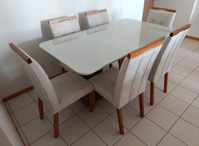 Mesa de Jantar com 6 Cadeiras Berlim veludo ou linho