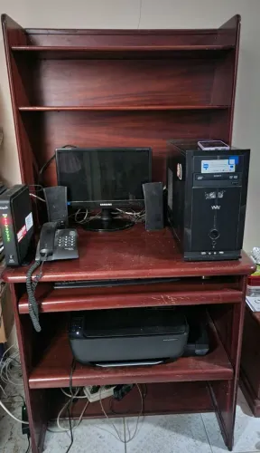 Escrivaninha de computador madeira maciça 