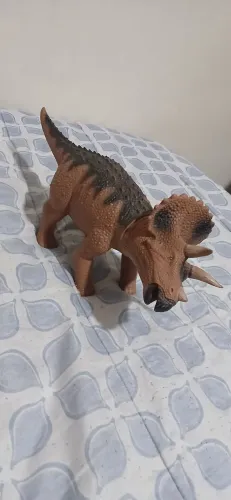 Dinossauro Tricerátops de Brinquedo