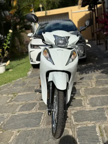 BIZ 2026 ES EMPLACADA E TANQUE CHEIO