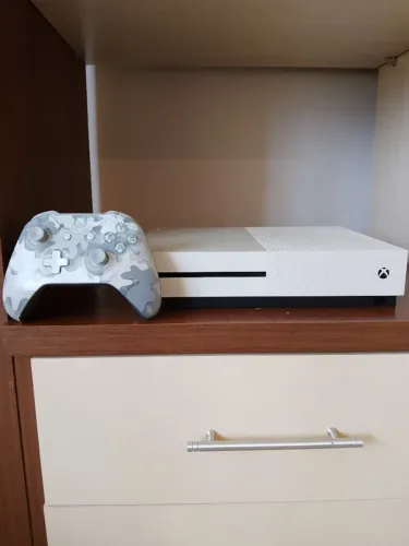 Console Xbox one um tera