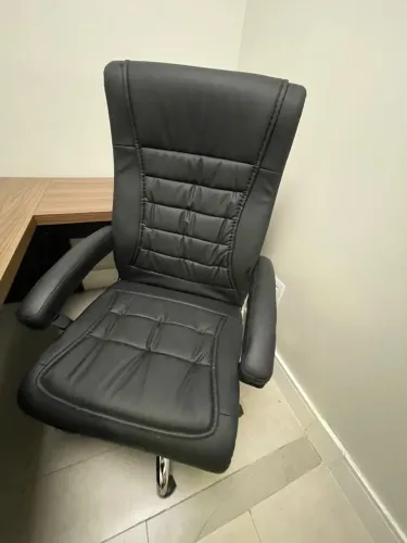 Cadeira Executiva com Molas Ensacadas de Escritório Confortável e Elegante