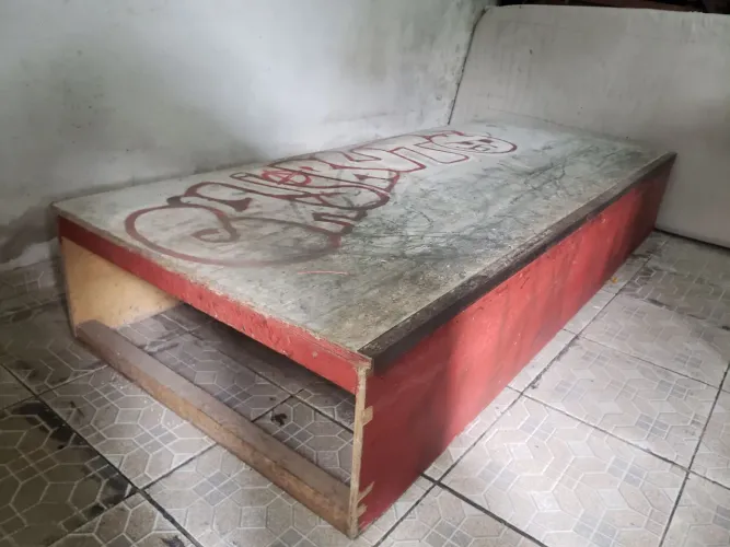 Caixote/palquinho para manobras de Skate