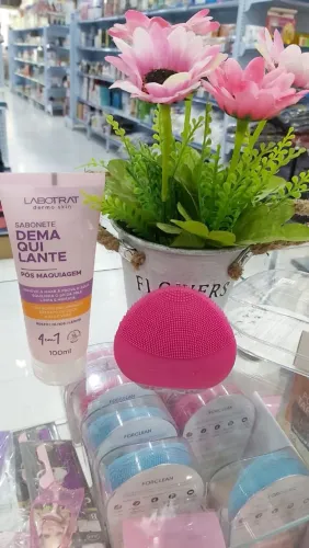 Sabonete Demaquilante Labotrat 100ml