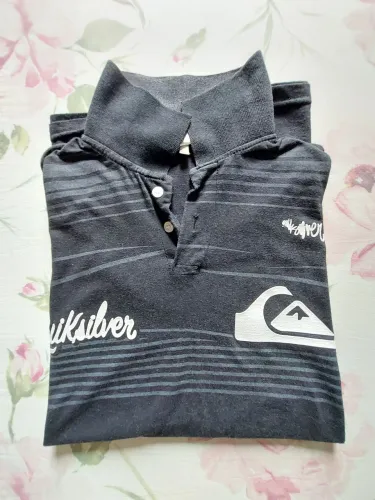 Camisa Polo Quiksilver, tamanho M.