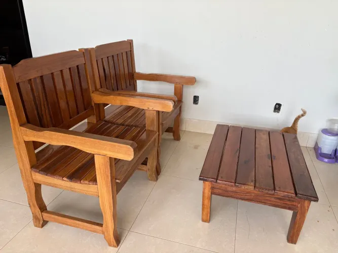 Conjunto de Bancos de Madeira Maciça (5 peças)