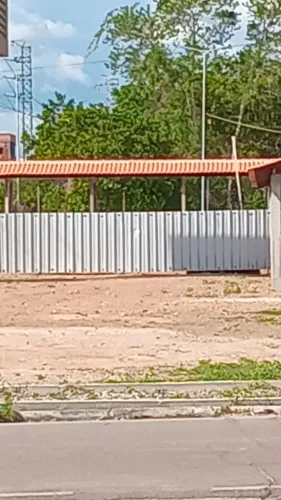 Trabalho de carpinteiro só profissional faço telhado casa forro sento portas. 