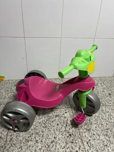 Triciclo motinha velotrol bandeirantes rosa