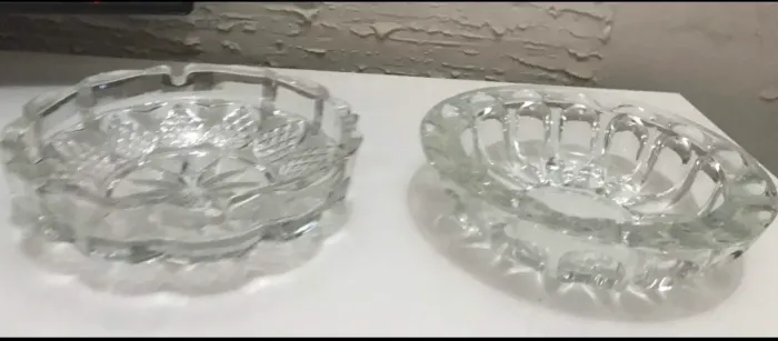 (Antiguidade) Grande cinzeiros de vidro tamanho G