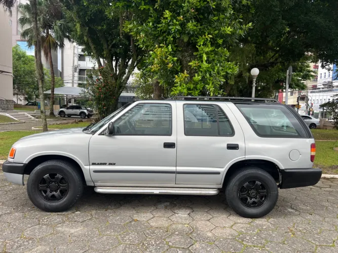 VENDO BLAZER EFI 1996- A MAIS FILE DA REGIAO