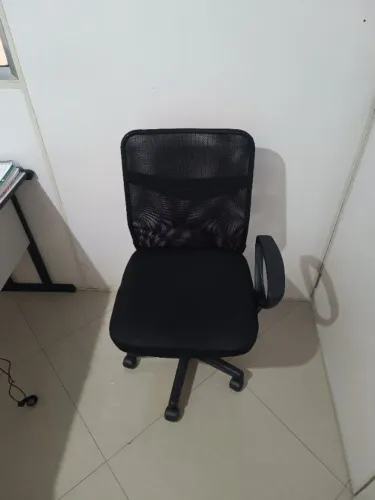 Cadeira de Escritório Usada, sem apoio lateral