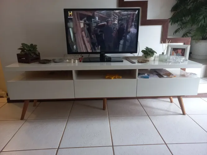 Rack Mdf , Pés palito de madeira