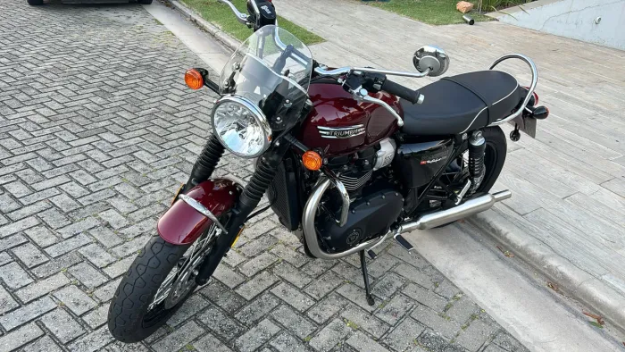 Bonneville T100 pouco rodada