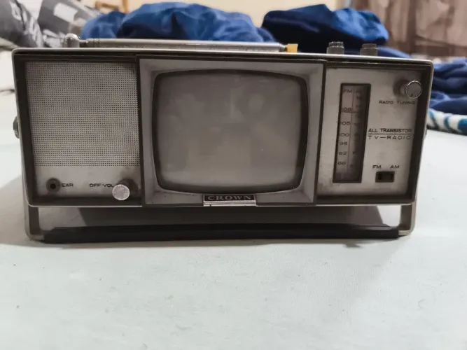 linda tv para decoração dos anos 60