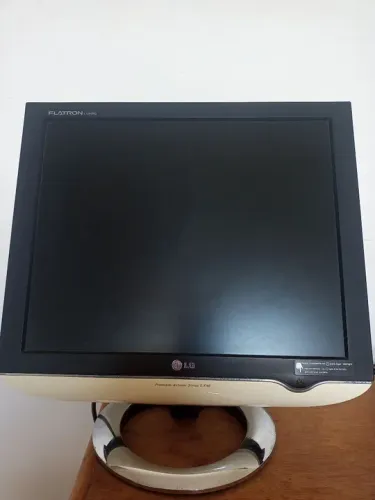 Monitor LCD 17 polegadas Flatron L1740PQ