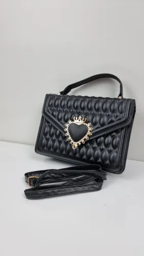 Bolsa preta matelasse estilo dolce gabbana transversal
