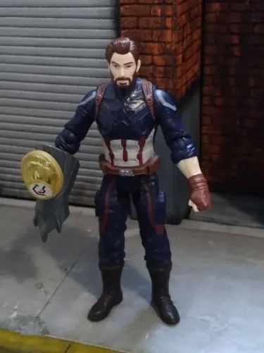R$ 147 cada - Marvel Capitão América Viúva Negra e Capitã Marvel 15cm