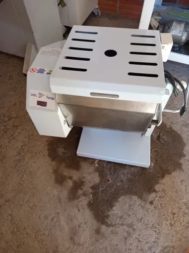 Máquina para massas industrial