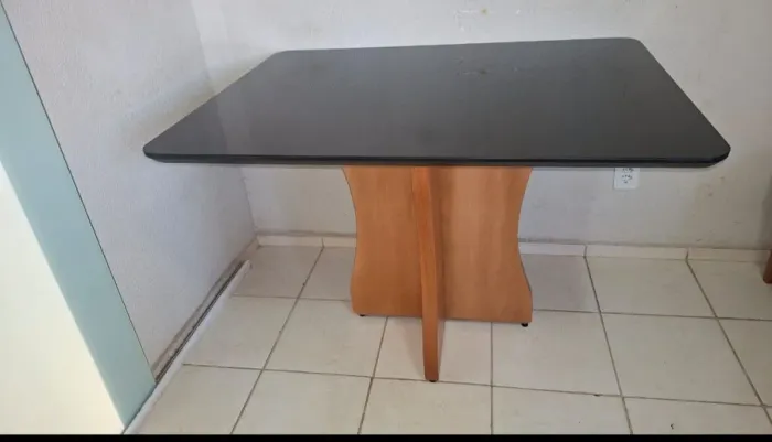 Mesa de jantar nova