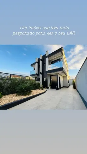 Sobrado em Palhoça Alto Padrão com Piscina