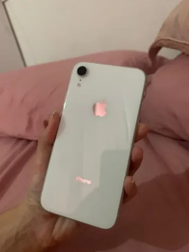 iPhone XR- 64gb