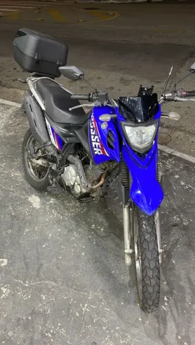 Moto de passeio e trabalho 