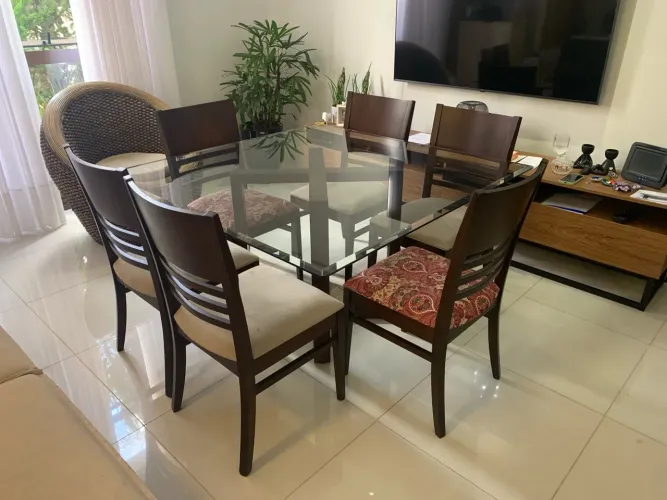 Mesa de Jantar de Vidro com 6 Cadeiras