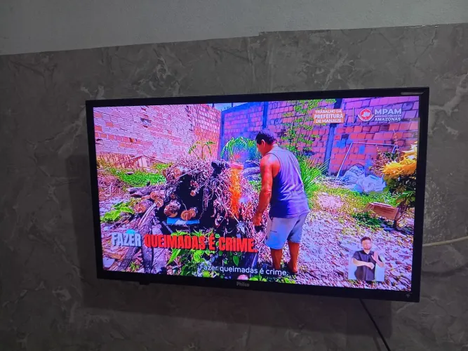 Vendo tv smart 32 polegadas