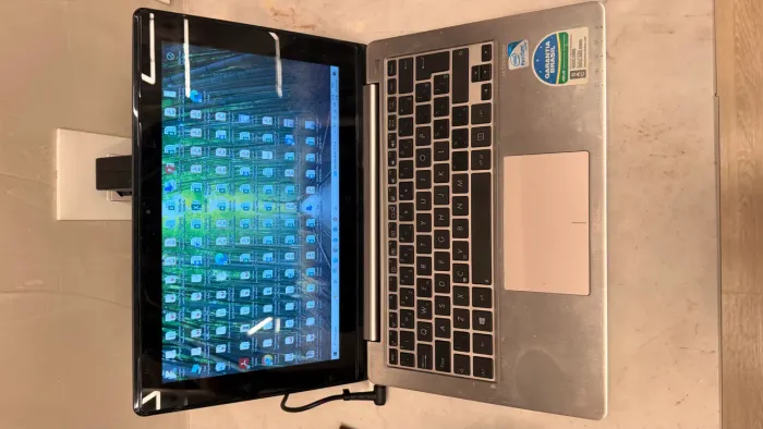 Vendo notebook Asus de 12 polegadas, com 250 gb de HD, 4gb ram